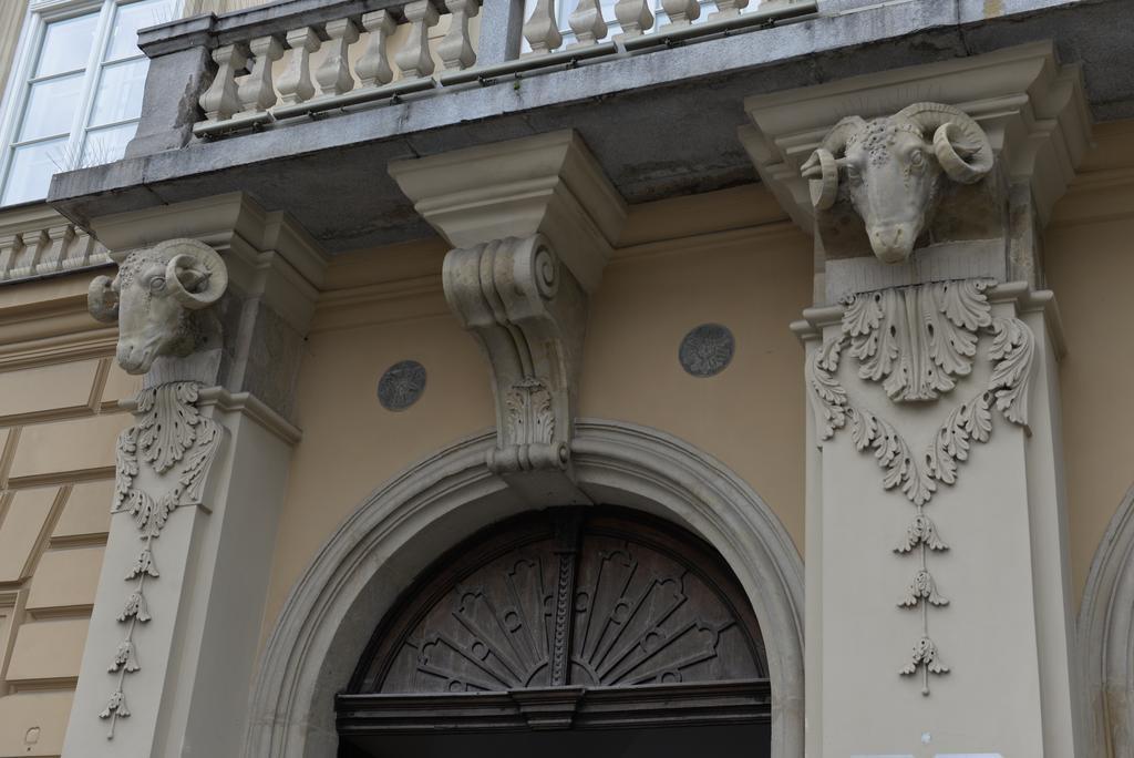 Apartamenty W Palacu Pod Baranami كراكوفيا المظهر الخارجي الصورة